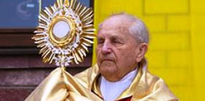Estuvo diez años en Siberia, le dijo misa hasta a sus guardianes y hoy el Papa llora su muerte