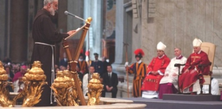 El predicador del Papa confiesa cómo cambió radicalmente la manera de vivir su sacerdocio