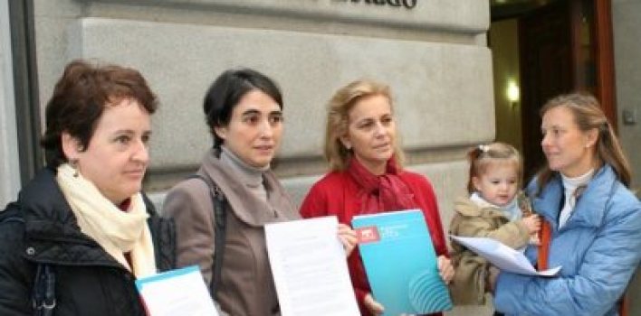 Instan a Fiscalía a denunciar a Zapatero por corrupción de menores