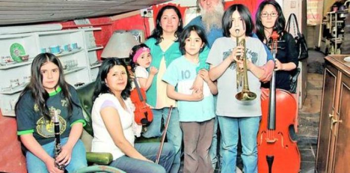 Los Villalobos tienen 10 hijos y todos son músicos