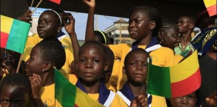 El Papa a niños en Cotonou: Compartan el tesoro que es Cristo