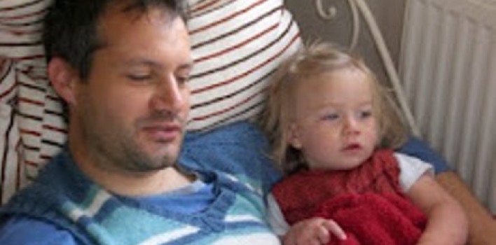 Contratan a un pentecostal en un colegio católico y se convierte por la Virgen y el Catecismo