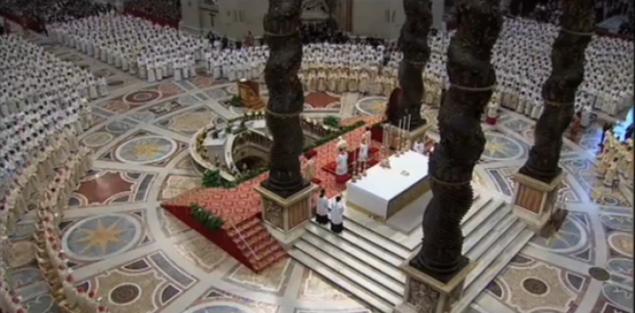 El Papa denuncia la «desobediencia organizada» de algunos curas y el «analfabetismo religioso»