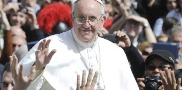 «Digamos ´sí´ a la vida y el amor, y ´no´ a la muerte y el egoísmo», pide el Papa Francisco