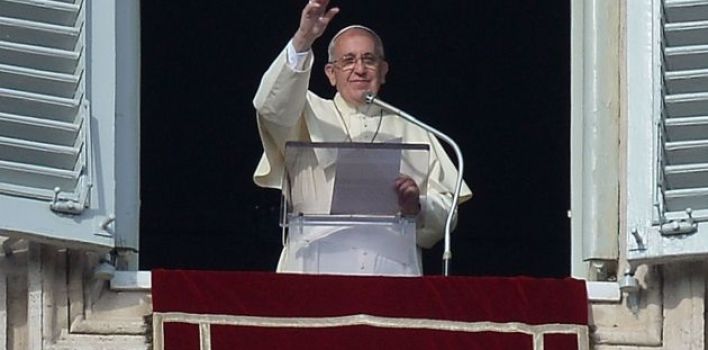 El Papa en el ángelus: la vida consagrada bien vivida es un don de Dios