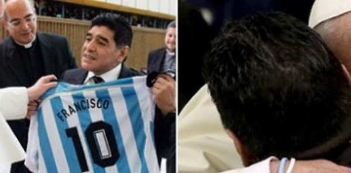 Maradona: «Ayer volví a la Iglesia, por Francisco»; se alejó enfadado con Dios al morir su madre