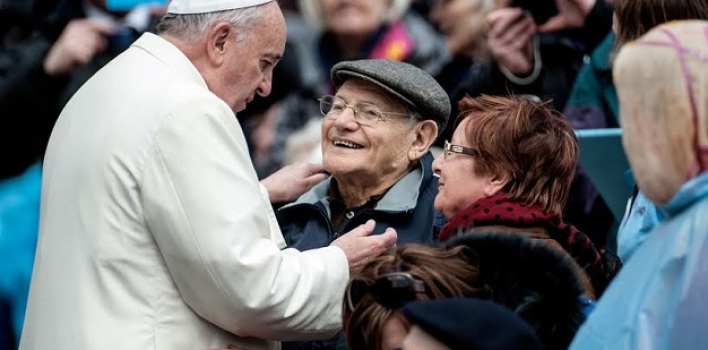 El Papa: no hay futuro para el pueblo sin el encuentro entre generaciones