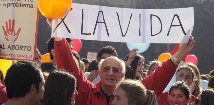 Miles de ciudadanos chilenos se manifiestan contra el nuevo proyecto de ley del aborto