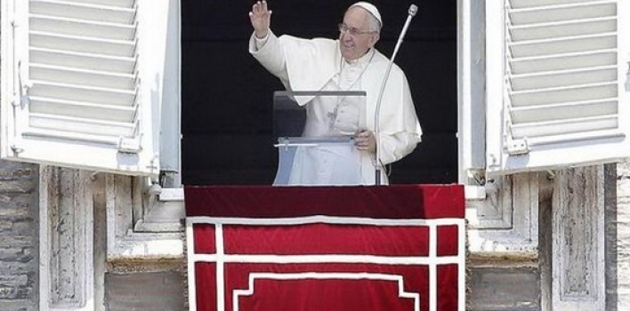 El Papa en el Ángelus: ‘El misterio de la Trinidad abraza nuestra vida’