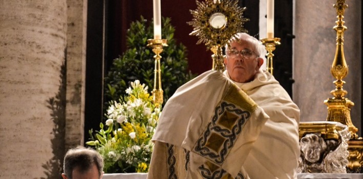El Papa celebra en Roma el Corpus Christi y pide que nos dejemos ‘partir’ para los demás