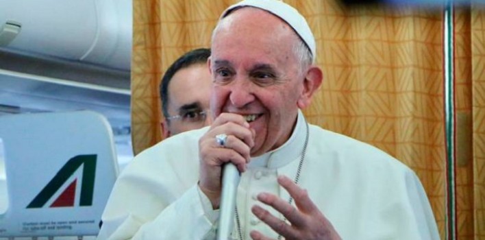 Rueda de prensa del Papa Francisco al regreso de su viaje a Egipto