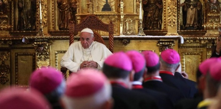 El Papa a obispos: Dejen el escritorio y “gasten la suela” para conocer a sus ovejas