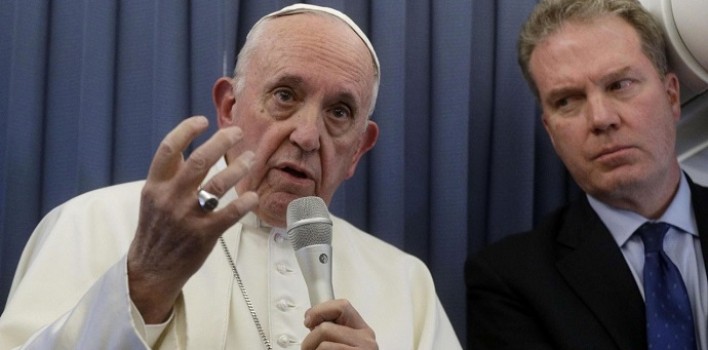 Rueda de prensa del Papa Francisco en el vuelo de regreso de Irlanda