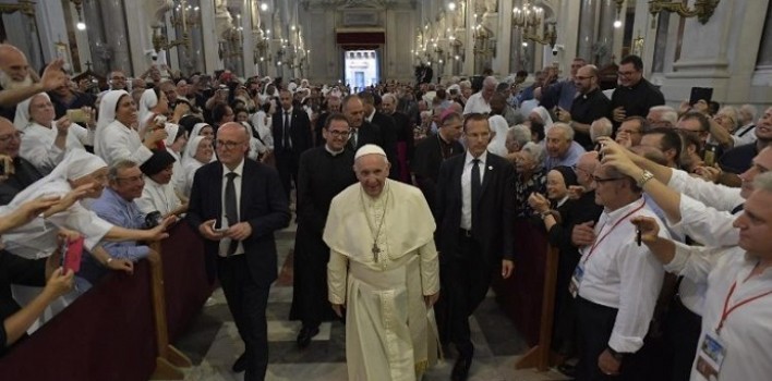 El Papa: que la religiosidad popular no sea instrumentalizada