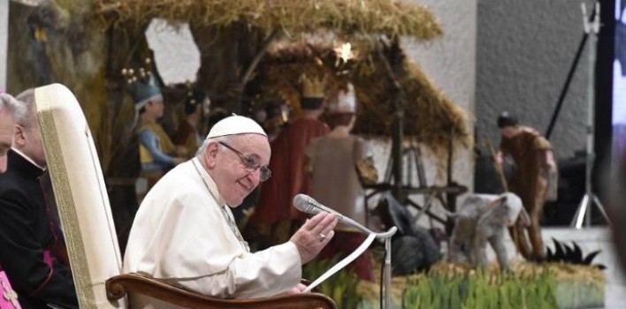 Catequesis del Papa: no mundanizar la Navidad, celebrar a Dios