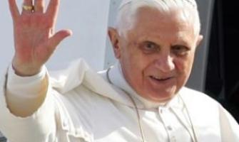 «La pobreza de amor, raíz de todo problema humano», Benedicto XVI