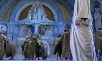 «Una mujer llamada María», fastuoso estreno en Lourdes ante 25.000 peregrinos