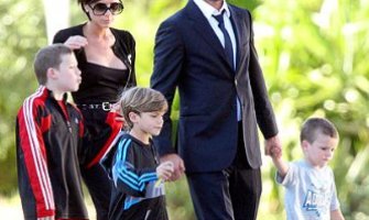 Ambientalistas de Gran Bretaña critican ferozmente a los Beckham como “mal ejemplo” por tener cuatro hijos