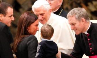 Benedicto XVI: Dios está presente en el momento de la angustia