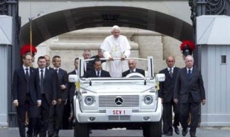 Dios hace maravillas en la historia del hombre, dice el Papa Benedicto