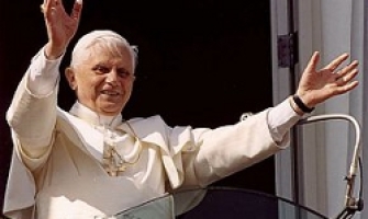 «Mantener encendida la lámpara del amor», Benedicto XVI