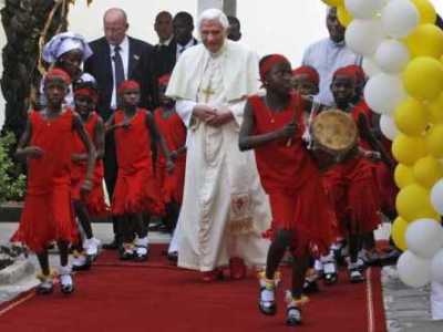 «África, tierra de un nuevo Pentecostés», Benedicto XVI