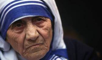 La Madre Teresa contra el SIDA en los Estados Unidos