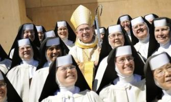 ¿Por qué las 75 carmelitas de la Madre Luisita salieron llorando de ver «Cristiada»?