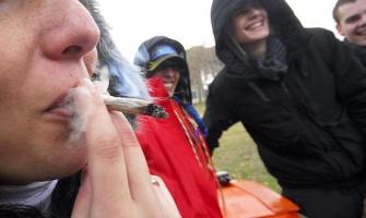 Cannabis en la adolescencia: sí que pasa