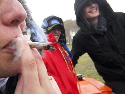 Cannabis en la adolescencia: sí que pasa