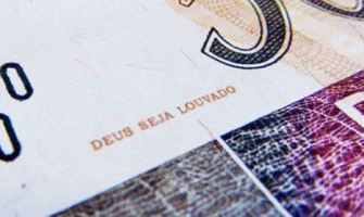 106 días para eliminar a Dios de la moneda de Brasil