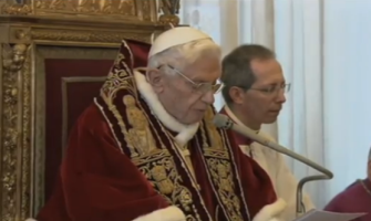 Benedicto XVI anuncia su renuncia al ministerio de Obispo de Roma
