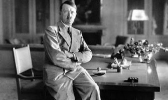 Adolfo Hitler y el demonio