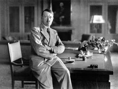 Adolfo Hitler y el demonio