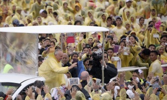 Los filipinos, llamados a ser grandes misioneros en Asia en misa ante 7 millones