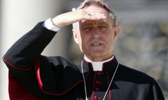 George Gänswein: ‘Francisco es el Papa de los gestos y de la misericordia’