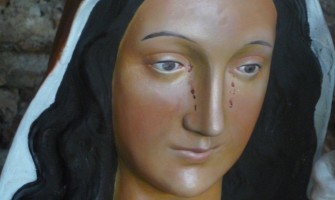 Anjara: una estatua de María lloró sangre ante la mirada de una religiosa