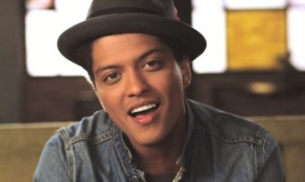 ¿Un sacerdote elogiando públicamente a Bruno Mars? Sí, y con entusiasmo