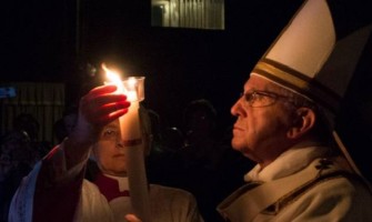 Abramos “al Señor nuestros sepulcros sellados para que Jesús entre y lo llene de vida”.