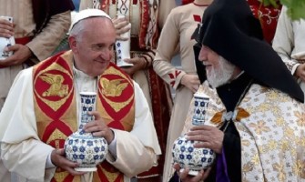 El Papa en Armenia: «somos peregrinos, y peregrinamos juntos […] hay que confiar el corazón al compañero de camino sin recelos, sin desconfianzas»
