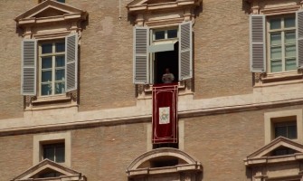 Dios paga mucho mejor que los hombres: regala la Vida Eterna; Papa Francisco