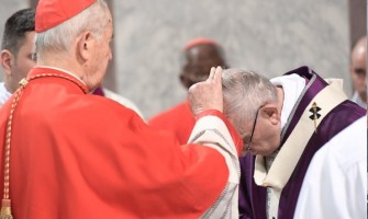 El Papa denuncia en Miércoles de Ceniza la «asfixia sofocante» del hombre por sus egoísmos