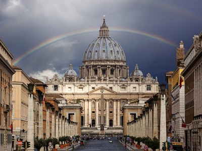 ¿El Vaticano tiene suficiente dinero para acabar con el hambre mundial dos veces?