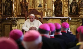El Papa a obispos: Dejen el escritorio y “gasten la suela” para conocer a sus ovejas