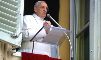 Ángelus: “No olvideis…Dios es más grande que nuestras debilidades”