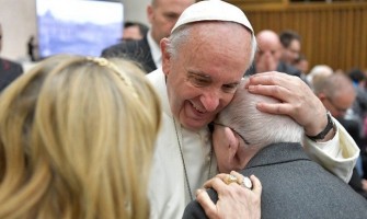Papa Francisco: Enfermeros, la ternura clave para entender y curar a los enfermos