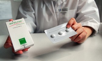 El misoprostol (RU-486), retirado en Francia por poner en riesgo -también- la vida de las mujeres