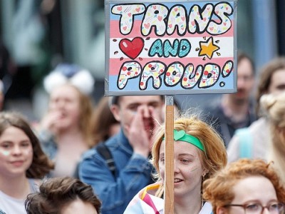 «The Economist» advierte ahora del peligro del movimiento trans