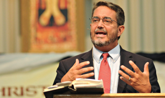 Siendo un destacado líder Presbiteriano se enamoró de Cristo «en el Santísimo Sacramento»
