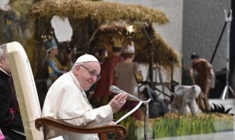 Catequesis del Papa: no mundanizar la Navidad, celebrar a Dios